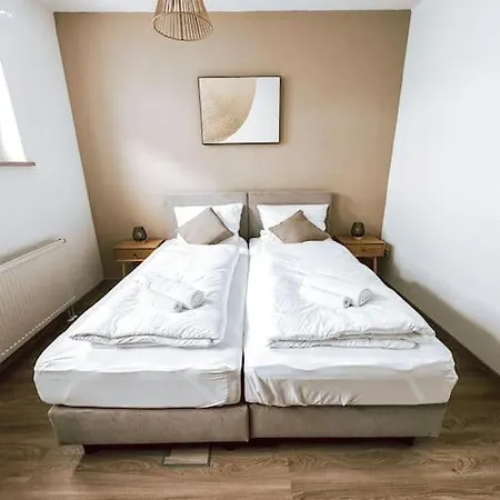 Apartment Doreyhome P6 I Modern Flat Ruhige Lage I 11 Personen
