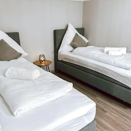 Doreyhome P6 I Modern Flat Ruhige Lage I 11 Personen Apartment